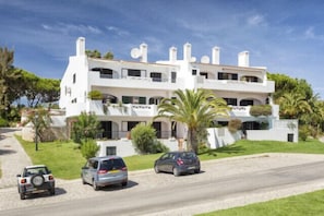 Two bedroom apartment with pool in Tennis Valley Vale do Lobo T128 - 4