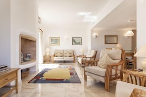 Two bedroom apartment with pool in Tennis Valley Vale do Lobo T128 - 3
