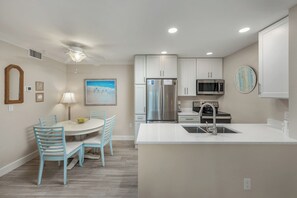 Dining & Kitchen