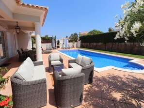 Four Bedroom Villa in Varandas do Lago - T148 - 4