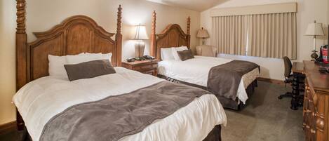 Guest Bedroom - Two Queen Beds