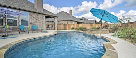 College Station Vacation Rental | 3BR | 2BA | 2,173 Sq Ft | Step-Free Access