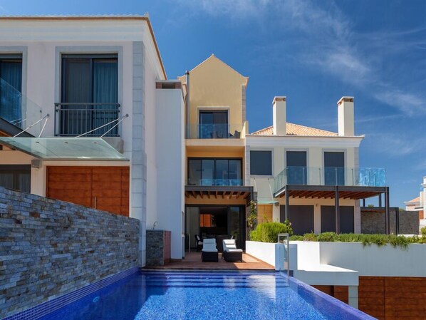 Modern 3 bedroom villa with private pool in Royal Golf Vale do Lobo J130 - 1