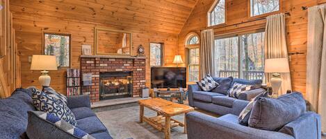 Pocono Lake Vacation Rental | 2 BR + Loft | 1.5 BA | 1,224 Sq Ft