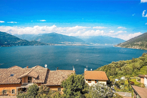 Balkon mit einzigartiger See-, Insel- und Alpensicht