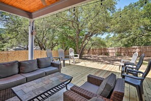 Deck | Outdoor Lounge Area