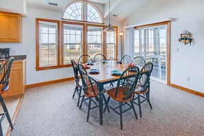 Surf-or-Sound-Realty-Point-Break-729-Dining-Area