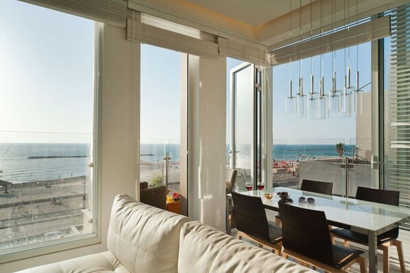 Living room with Dining area