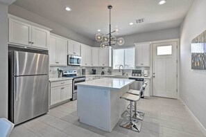 Kitchen | Blender | Coffee Maker | Spices