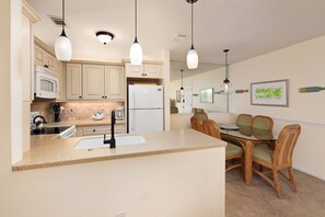 Dining & Kitchen