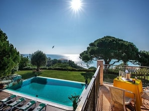 Beautiful sea view villa. Large pool and gardens. L780 - 2