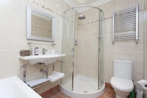 Corner shower in the bathroom