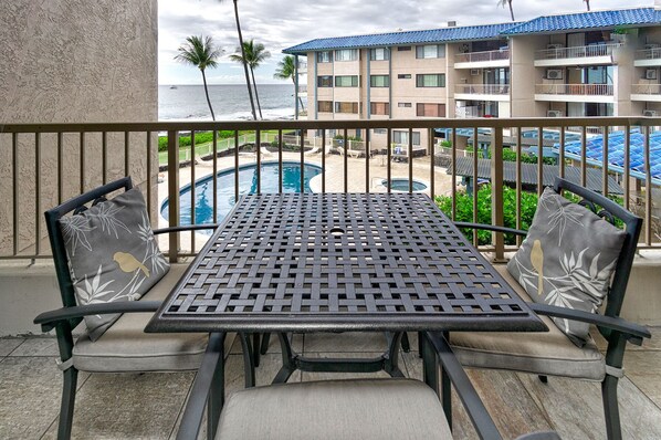 Beautiful Ocean and Pool Views from your Lanai