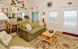 Living Dining Area