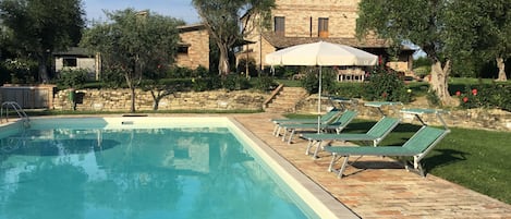 Piscina e solarium