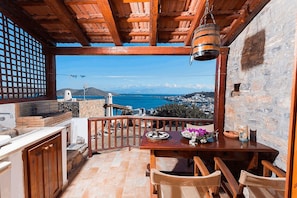 Stunning sea views from your balcony! Kitchenette with a BBQ and a fridge.