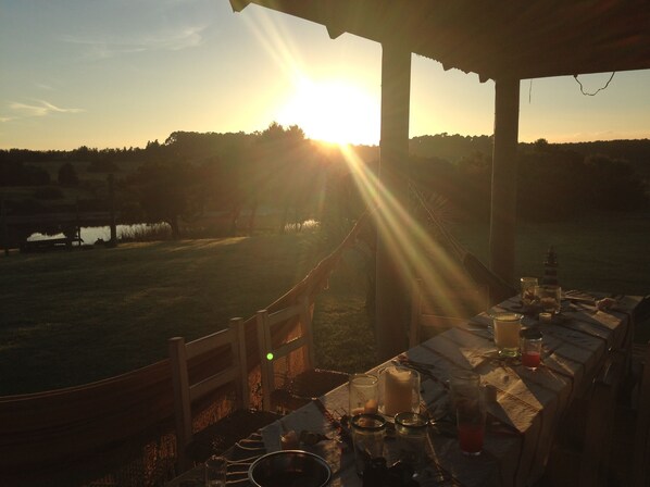 Outdoor dining