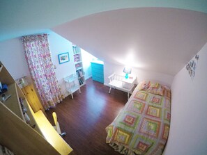 Twin bedroom