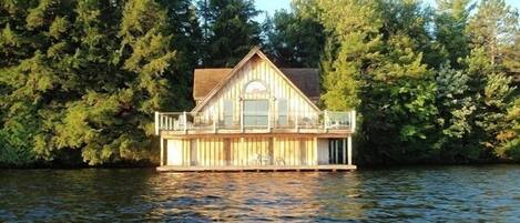 Wake up to the calls of the loons then enjoy your Muskoka holiday times. 