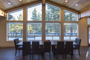 Main Roon View to outdoors