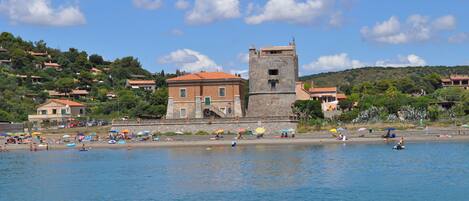 The Puccini tower seen from the sea