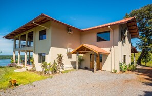 Panama Lifestyle Vacation Rentals (786)374-2439 info@pa-life.com