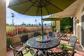 Relax with a nice glass of wine and enjoy the beautiful views 