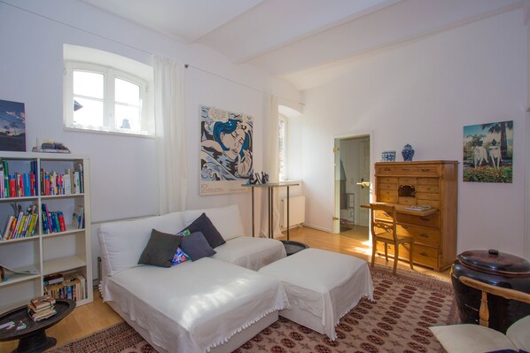 Living room with over 3 meter high ceilings 