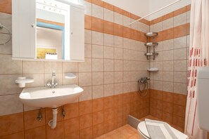 Your large bathroom, your toilet,the Apartment