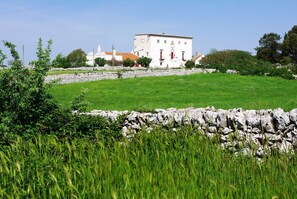 La masseria vista dalla strada