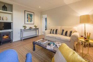 Marsh Lodge, Aldeburgh: Open plan dining and seating area