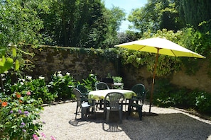 The Fisherman's Cottage garden terrace