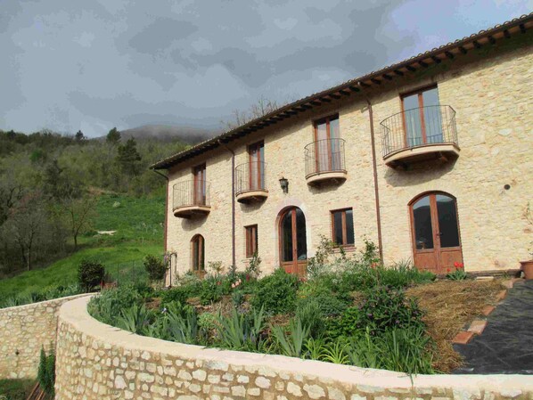 Località il Piano farmhouse, restored in 2008.