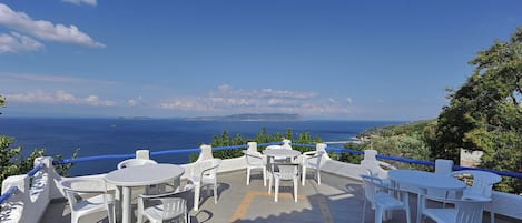 Villa VIOLA+JASMINE: The private panoramic terrace totally at your disposal.
