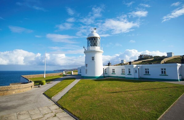 Pendeen Lighthouse and Cottages