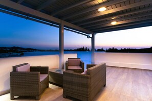 The seating area to enjoy your coffee and drink, View from your room