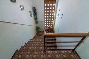 A1(2+1): hallway