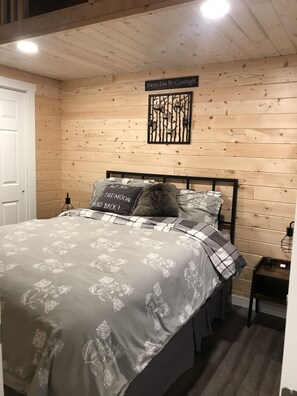 Bedroom with Queen bed.  Can be set up with two twin beds by request.