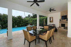 Outdoor Dining Table for your pleasure