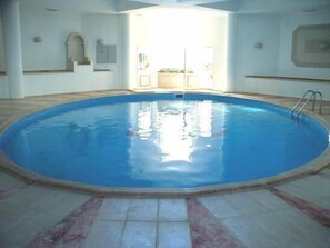 The excellent heated indoor pool