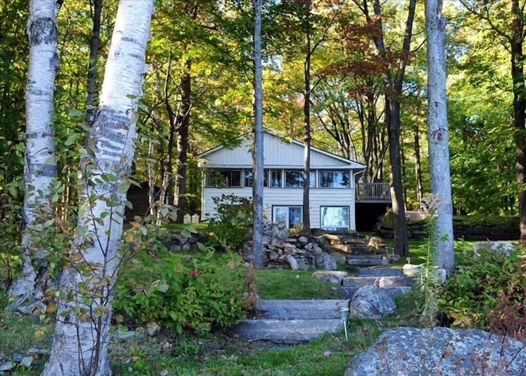 Authentic Waterfront 1935 Muskoka Log Cabin with All the Comforts of ...