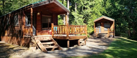 Cabins at Treefrog Woods, Port Townsend. Two Private Cedar Vacation Cabins 