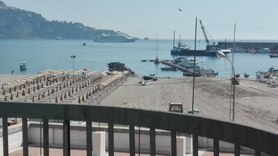 Attico fronte mare Giardini Naxos