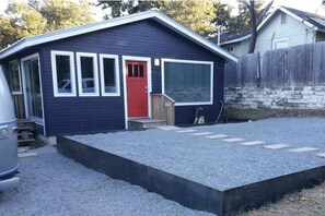 Front of House, landscaping in progress