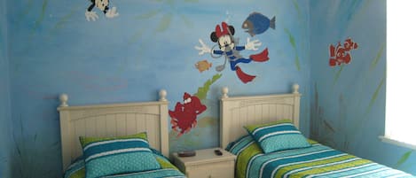 Under the Sea Room - Join the adventure with Mickey, Minnie, Ariel and Nemo