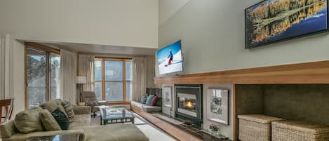 living room with a flat screen tv