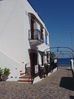 Façade