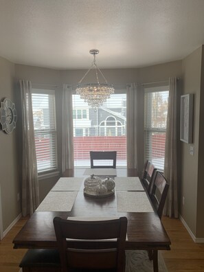 Eating area with beautiful bay window