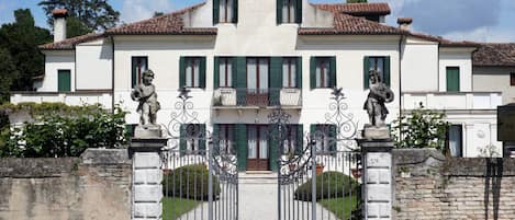 Facciata Villa