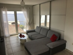 Coach, die auch als Schlafsofa dient